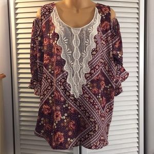 Cold shoulder lace detailed top